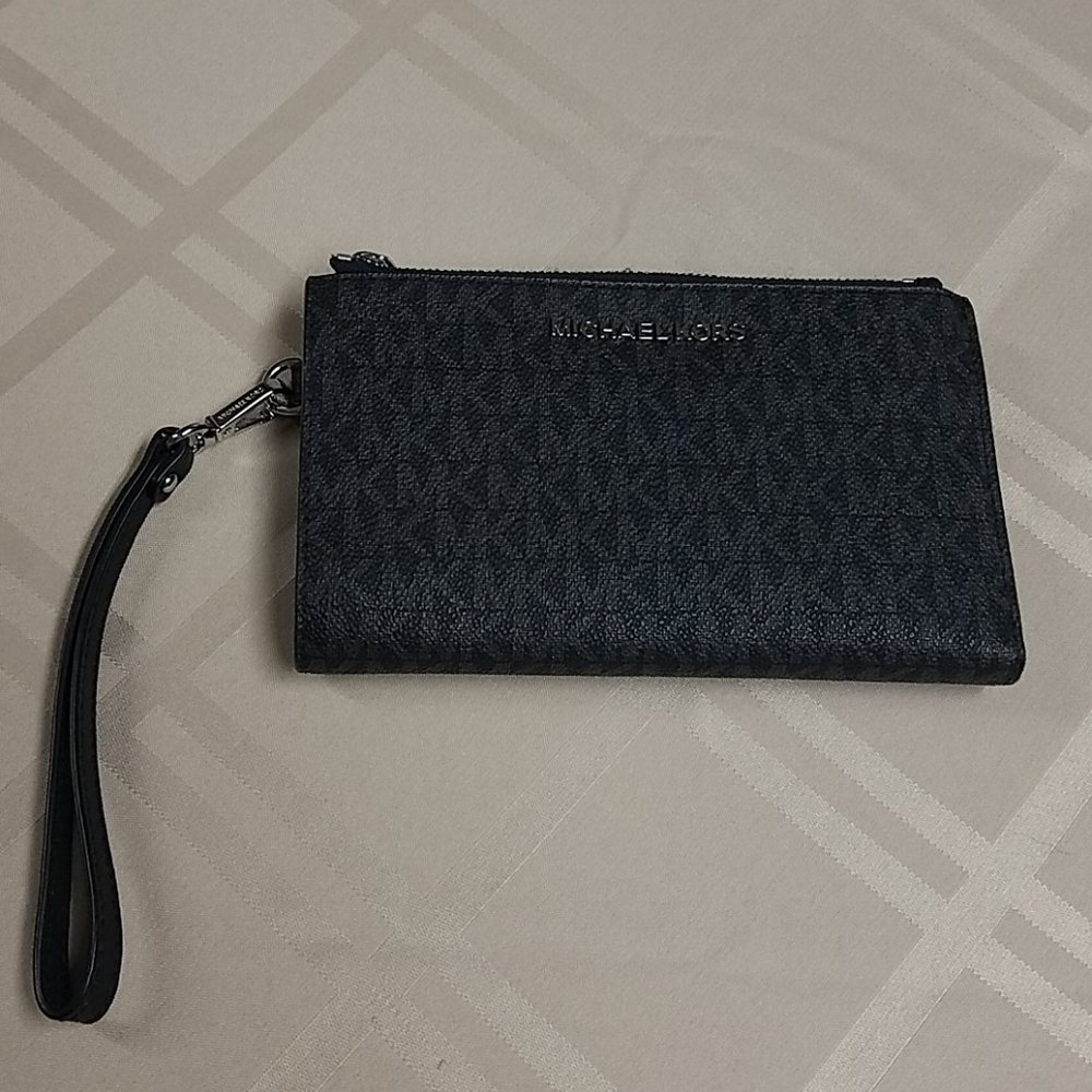 Michael Kors Signature Adele Double Zip Wristlet